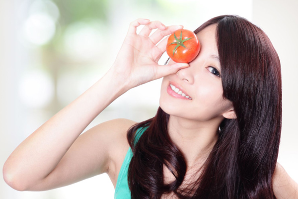 gambar manfaat buah tomat untuk wajah image